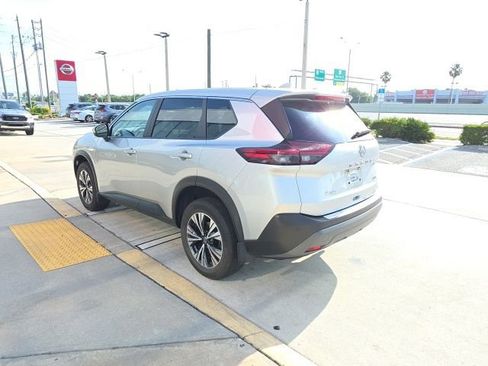 Used 2023 Nissan Rogue SV FWD image 5