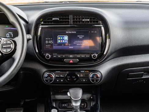 Used 2025 Kia Soul S FWD image 29