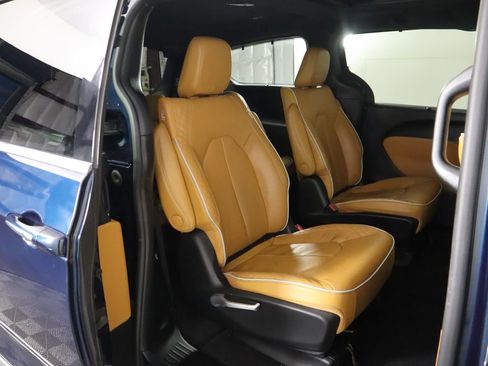 Used 2022 Chrysler Pacifica Pinnacle image 22