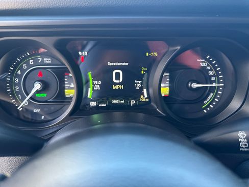 Used 2024 Jeep Wrangler Unlimited AWD/4WD image 11