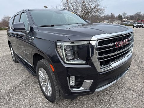 Used 2023 GMC Yukon SLT w/ SLT Luxury Package image 14