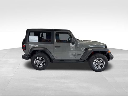 Used 2022 Jeep Wrangler Sport AWD/4WD image 7
