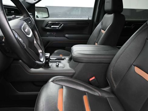 Used 2023 GMC Sierra 1500 AT4 w/ AT4 Premium Package AWD/4WD image 13