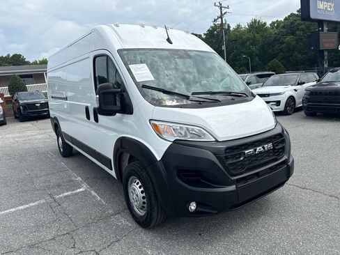 Used 2026 RAM ProMaster 2500 w/ Convenience Group FWD image 2