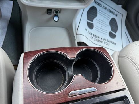 Used 2011 Toyota Sienna XLE image 29