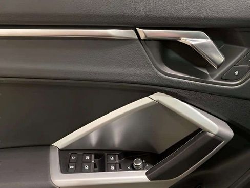 Used 2020 Audi Q3 2.0T Premium w/ Convenience Package image 27