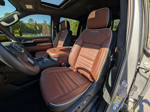 Used 2025 GMC Sierra 2500 Denali Ultimate image 5