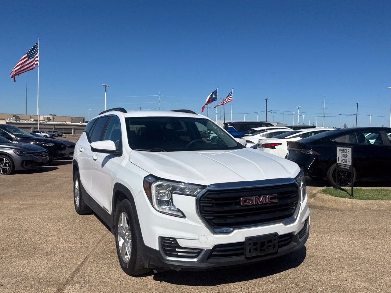 Used 2022 GMC Terrain SLE w/ Driver Convenience Package FWD image 3
