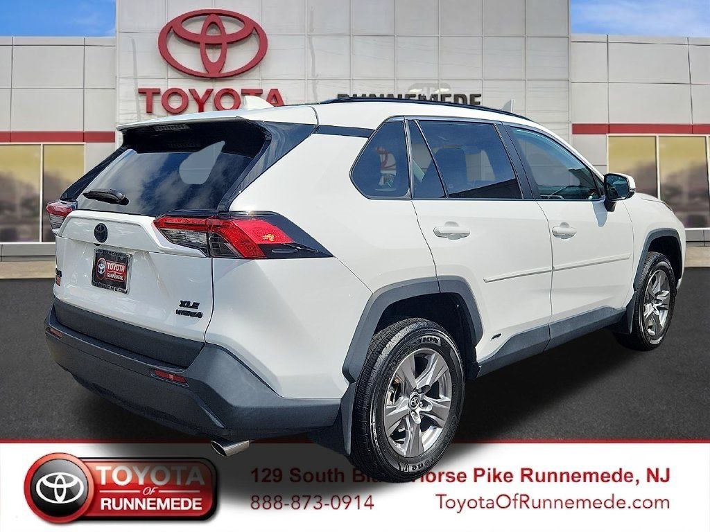 Certified 2023 Toyota RAV4 XLE w/ XLE Grade Weather Package AWD/4WD image 6