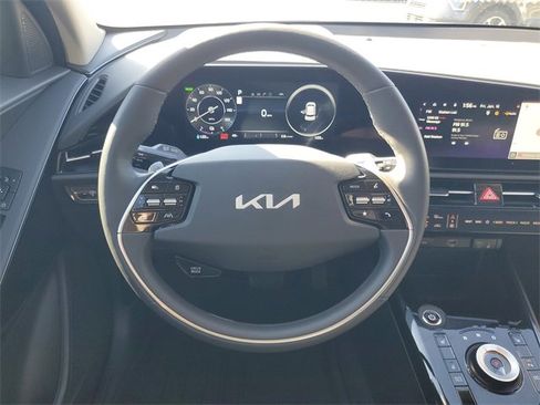 New 2025 Kia Niro Wind w/ Wind Preserve Package image 9