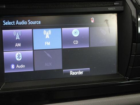 Used 2016 Toyota Corolla LE image 40