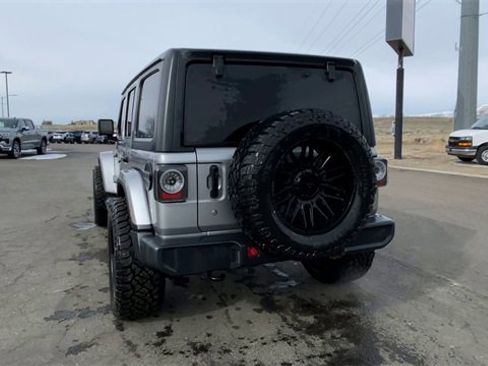 Used 2020 Jeep Wrangler Unlimited Sahara image 7