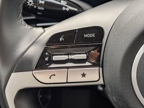 Used 2025 Hyundai Elantra SEL image 27