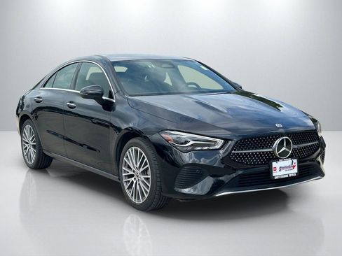 Used 2025 Mercedes-Benz CLA 250 4MATIC image 3