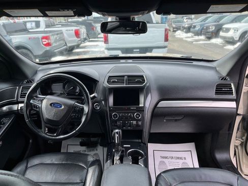 Used 2018 Ford Explorer XLT w/ Equipment Group 202A image 17