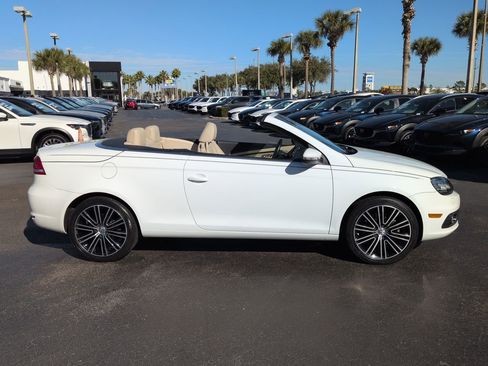 Used 2015 Volkswagen Eos Executive image 3