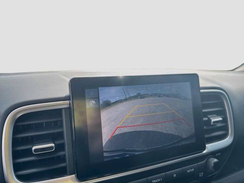 Used 2026 Hyundai Venue SEL FWD image 16