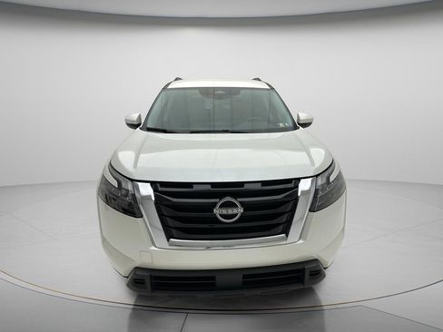 Used 2024 Nissan Pathfinder SV AWD/4WD image 2