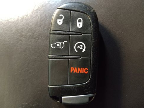 Used 2019 Jeep Grand Cherokee Overland image 32