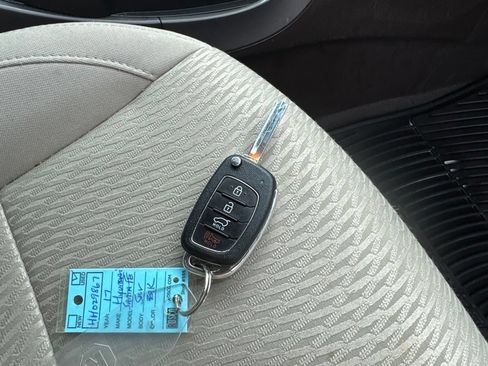 Used 2017 Hyundai Santa Fe Sport AWD/4WD image 39