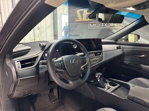 Used 2024 Lexus ES 350 w/ Premium Package image 5