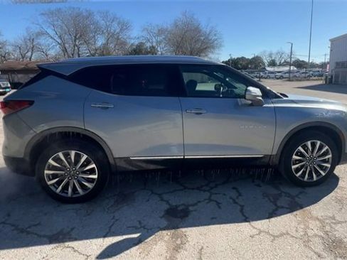 Certified 2025 Chevrolet Blazer Premier w/ Driver Confidence II Package image 9