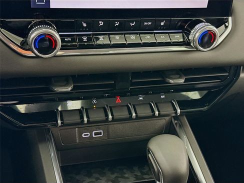 New 2026 GMC Canyon Elevation w/ Convenience Package image 11