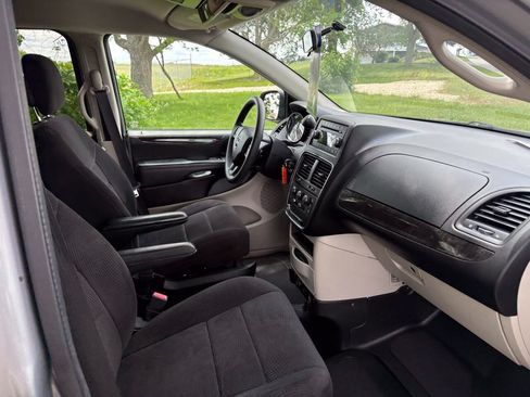 Used 2013 Dodge Grand Caravan SXT FWD image 30