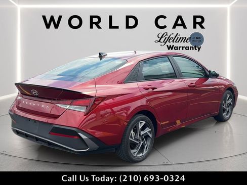 Used 2025 Hyundai Elantra Sport FWD image 3
