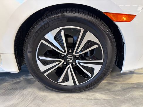 Used 2018 Honda Civic EX-L image 23