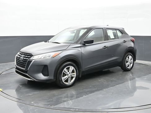 Used 2022 Nissan Kicks S w/ Interior Electronics Package FWD image 8