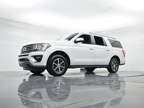 Used 2021 Ford Expedition Max XLT image 32