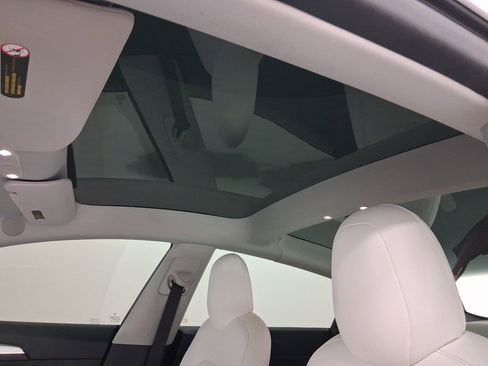 Used 2021 Tesla Model 3 Standard Range Plus image 14