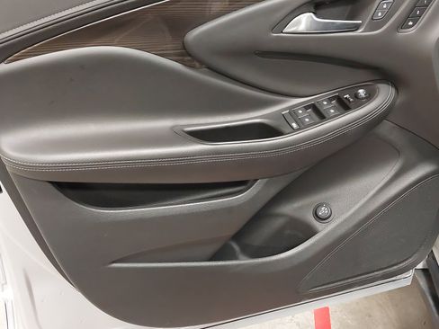Used 2019 Buick Envision Essence image 24