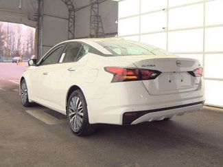 Used 2024 Nissan Altima 2.5 SV video 3