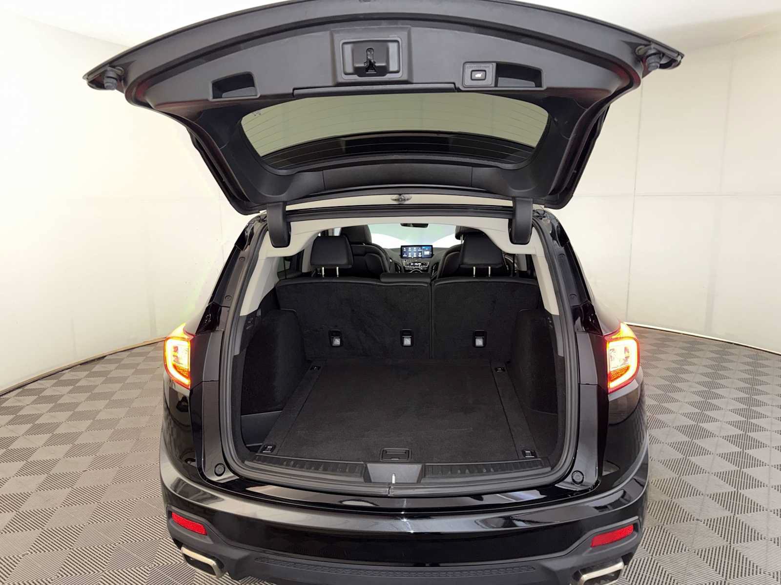 Used 2024 Acura RDX SH-AWD image 21