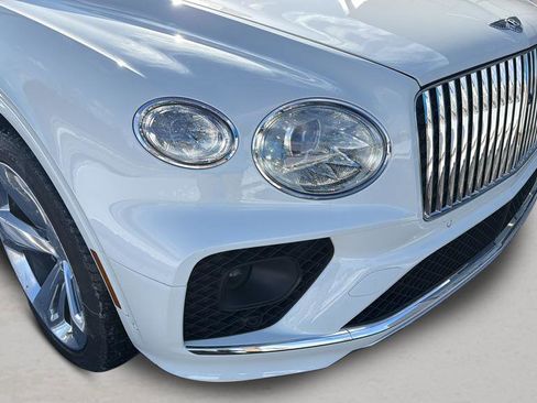 Used 2023 Bentley Bentayga Extended Wheelbase image 13