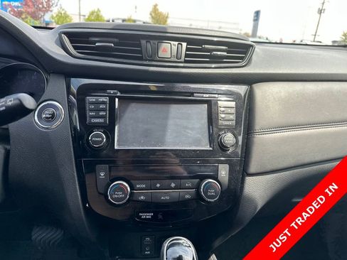 Used 2017 Nissan Rogue SL w/ SL Premium Package AWD/4WD image 7