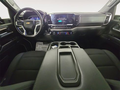 Used 2024 Chevrolet Silverado 2500 LT w/ Convenience Package image 10