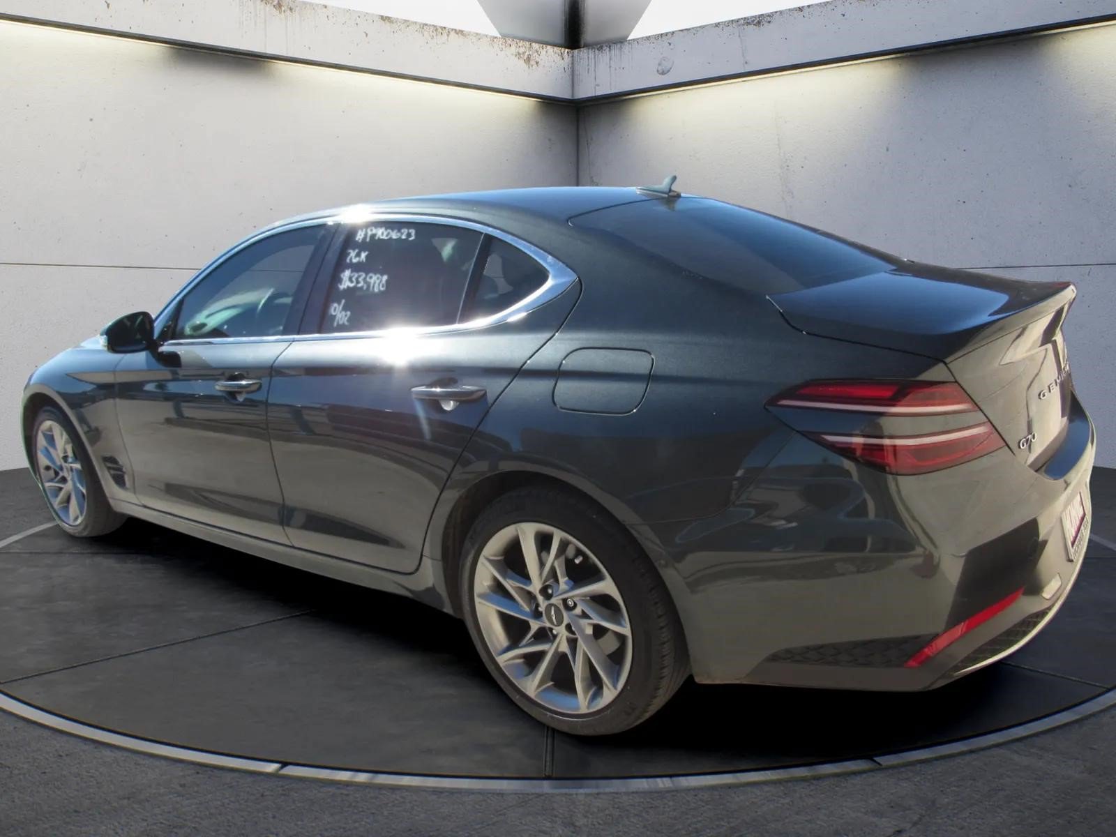 Used 2022 Genesis G70 2.0T AWD/4WD image 4