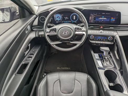 Certified 2023 Hyundai Elantra Limited FWD image 15