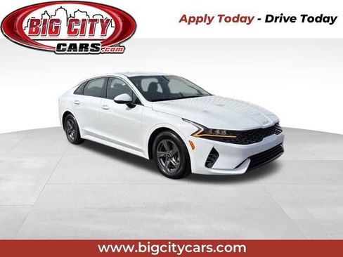 Used 2023 Kia K5 LXS image 1