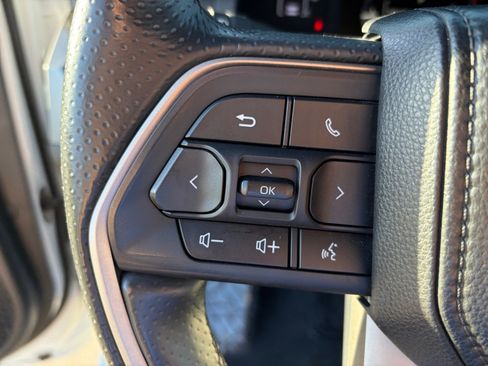 Used 2025 Toyota 4Runner SR5 AWD/4WD image 14