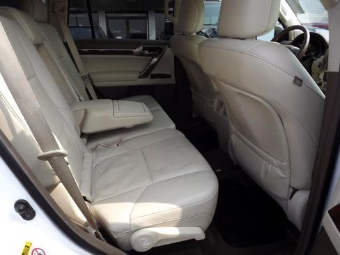 Used 2013 Lexus GX 460 image 34