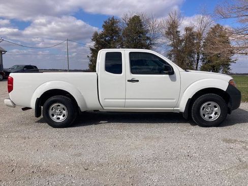 Used 2019 Nissan Frontier S image 2