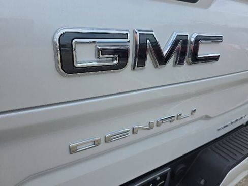 Used 2024 GMC Sierra 1500 Denali Ultimate AWD/4WD image 12