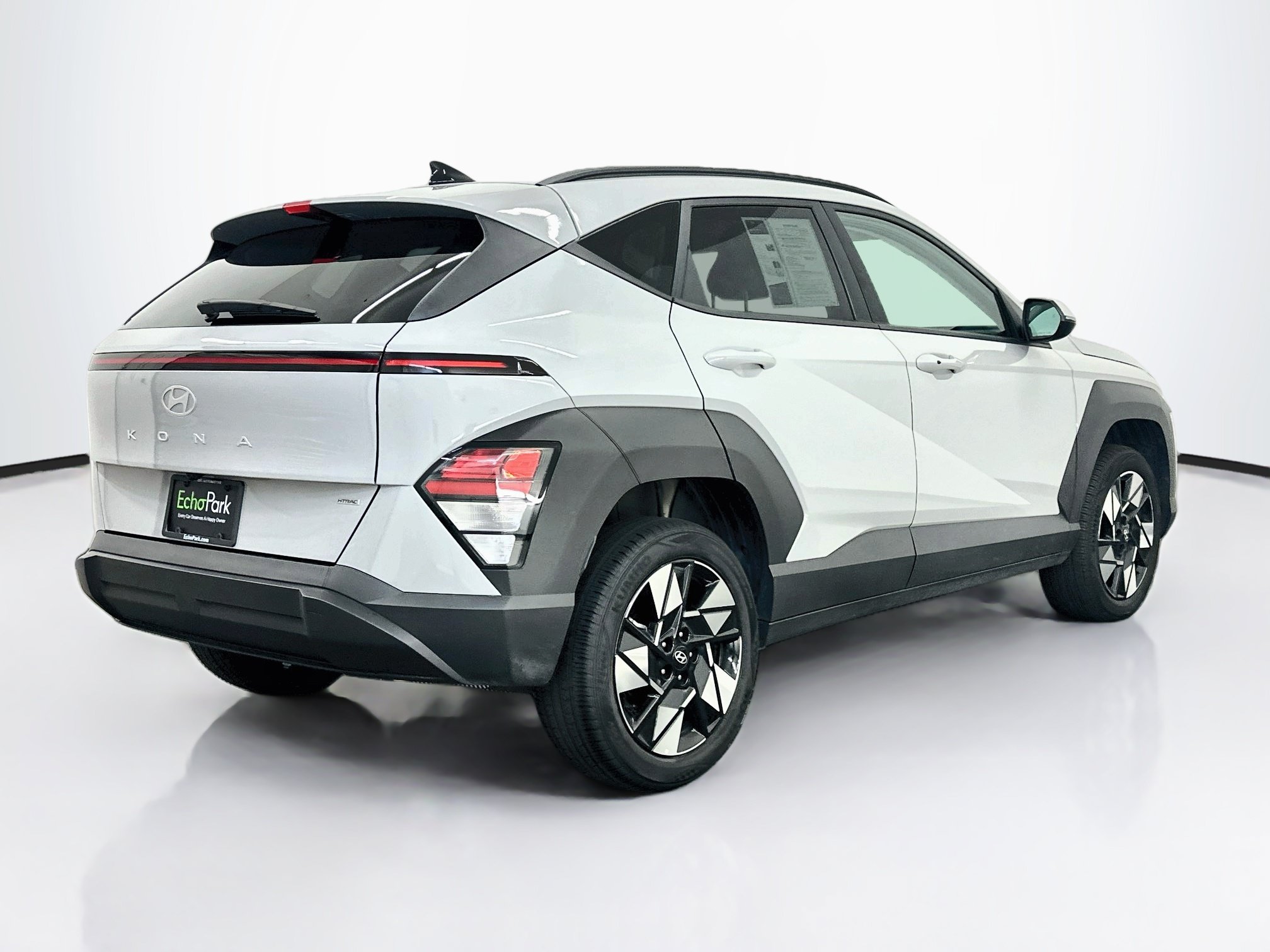 Used 2025 Hyundai Kona SEL AWD/4WD image 9