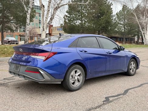 Used 2025 Hyundai Elantra SE image 6