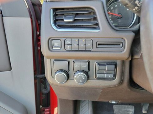 Used 2021 Chevrolet Suburban LT w/ LT Signature Package image 21