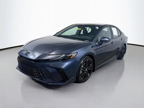 Used 2026 Toyota Camry XSE w/ Premium Plus Package FWD image 3